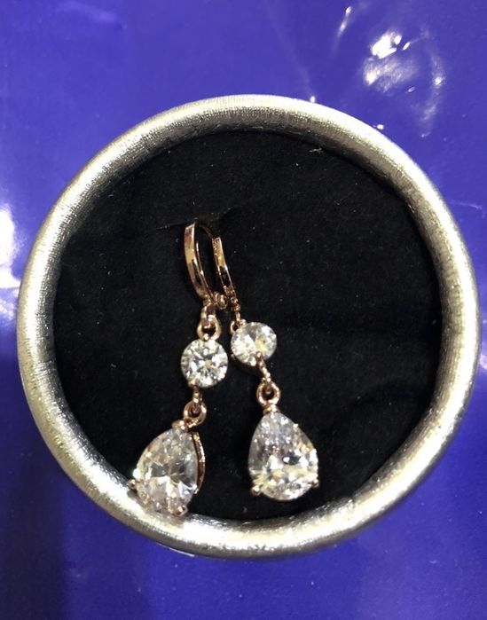 Продаются серьги. .