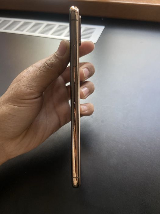 Продам Iphone XS Max(ЧИТАТЬ ОПИСАНИЕ!)