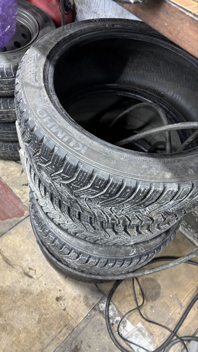 продам резину 235/45/18