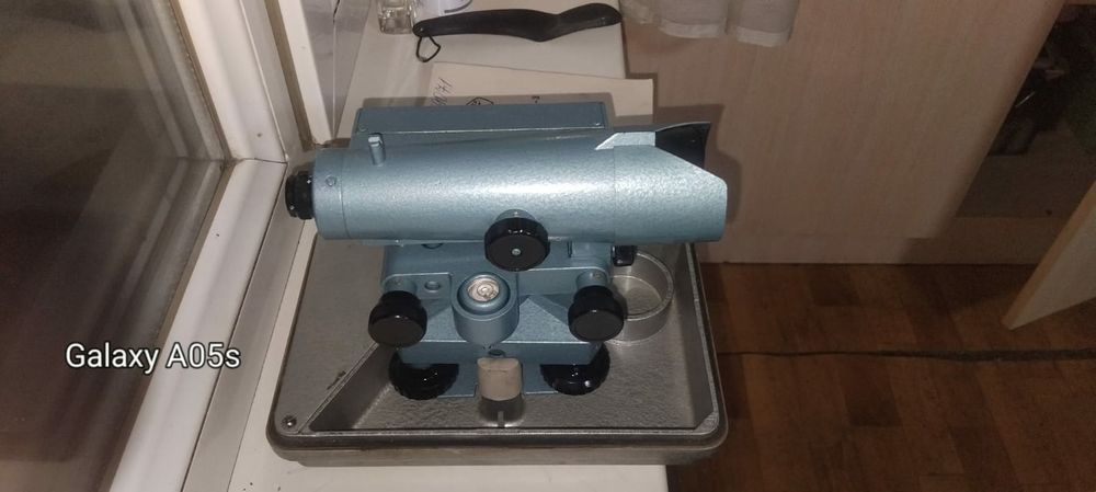 Нивелир H -3 в идеальном состоянии