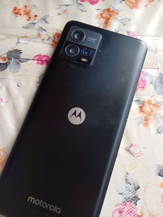 Vând tel Motorola G72