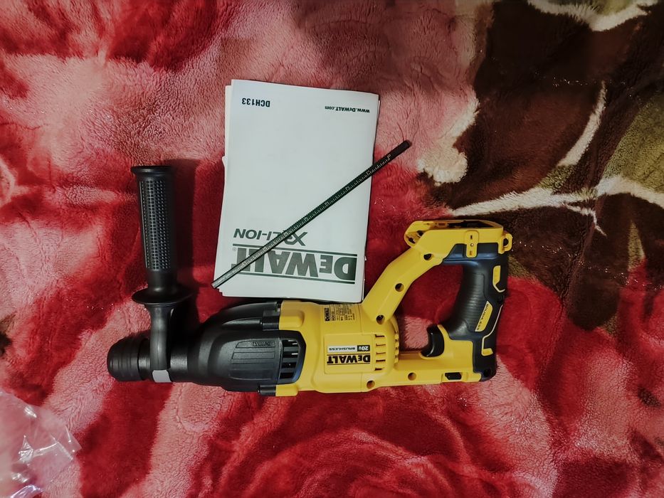 Перфоратор Dewalt dch133