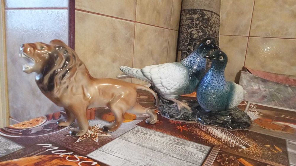 Vând bibelouri porțelan vechi