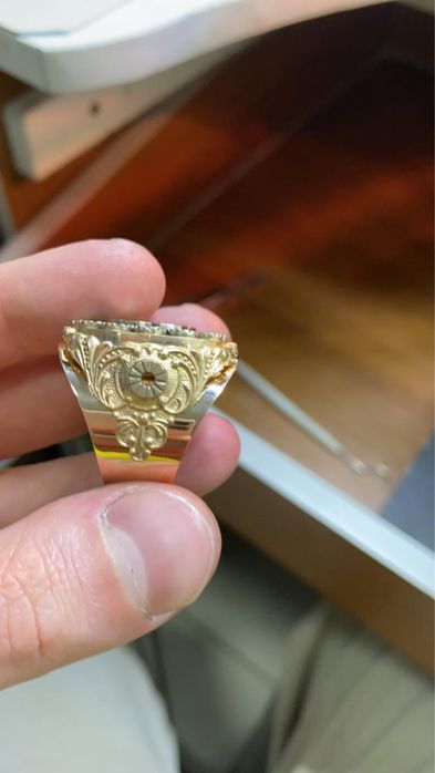 Продам золотой перстень