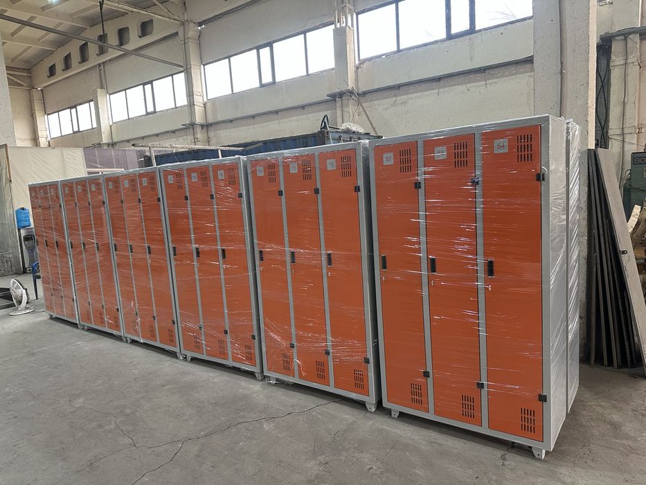 металлический шкаф