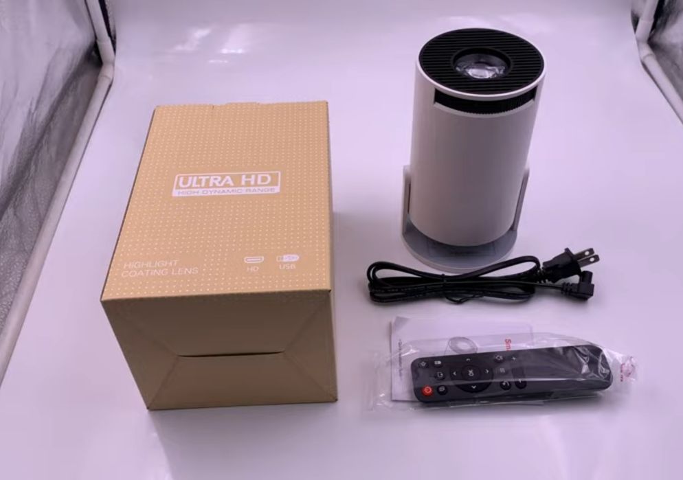 Проектор HY300 нов