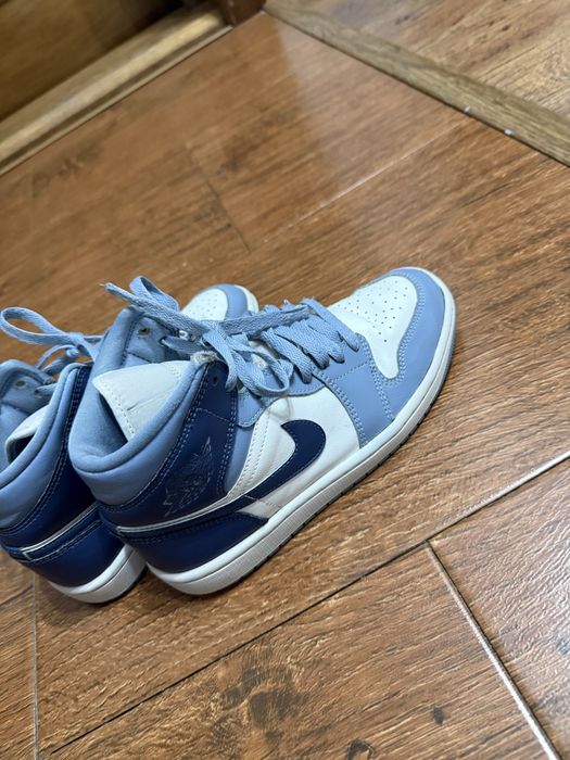 Air Jordan 1 Mid