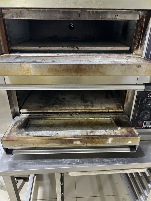 Продам б/у пицца двухярусная на 4 пиццы