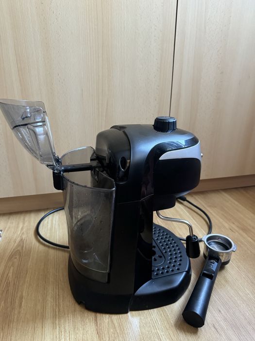 Aparat de cafea Delonghi