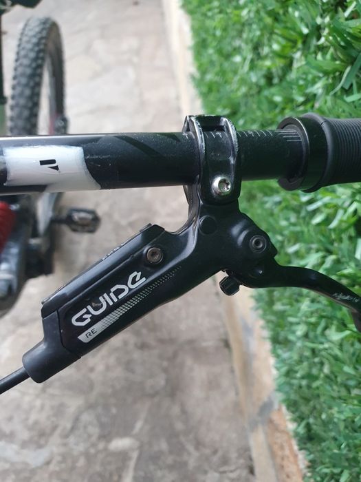 Продавам колело commencal furious