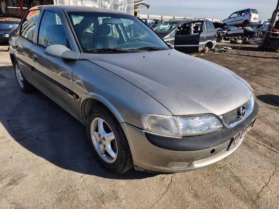 Opel Vectra Б - 2.0 дизел - 82к.с - 1997г. на части