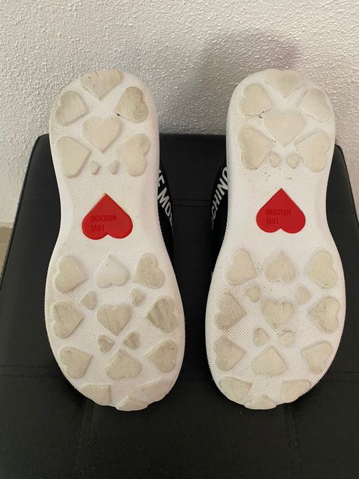 Sneakers Love Moschino
