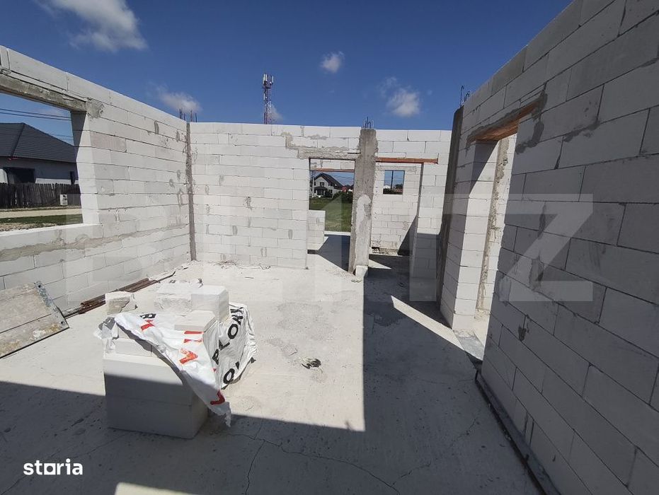 Casa de vanzare, la rosu, 3 camere, 90 mp, in Les