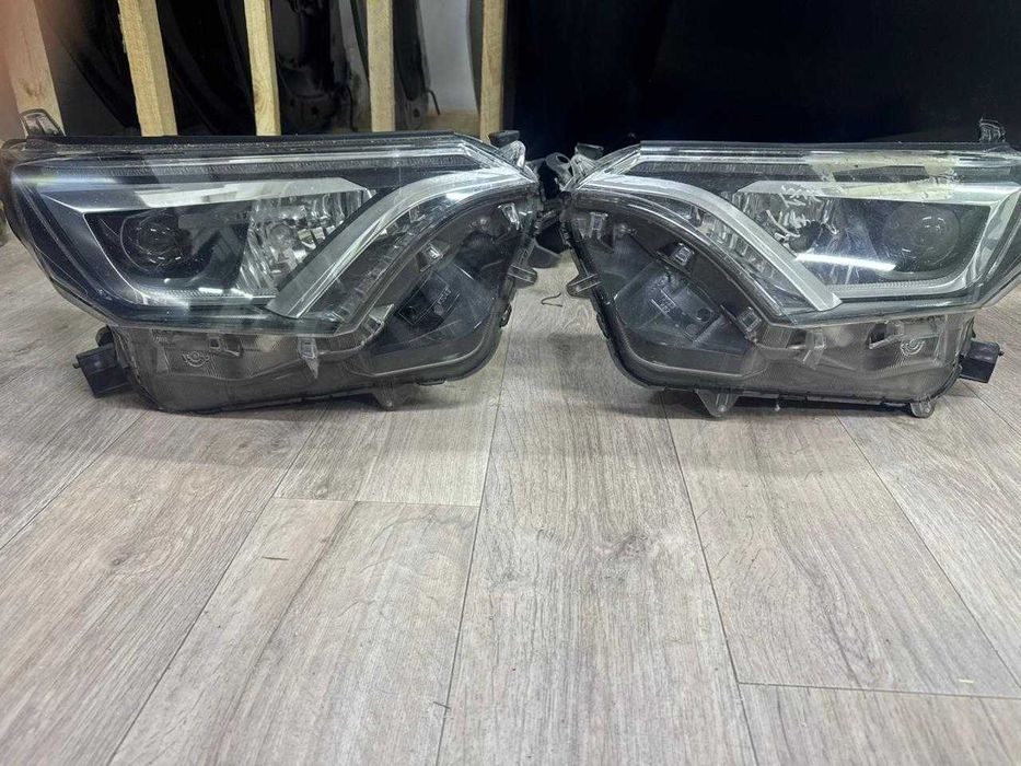 Фара на Toyota RAV 4