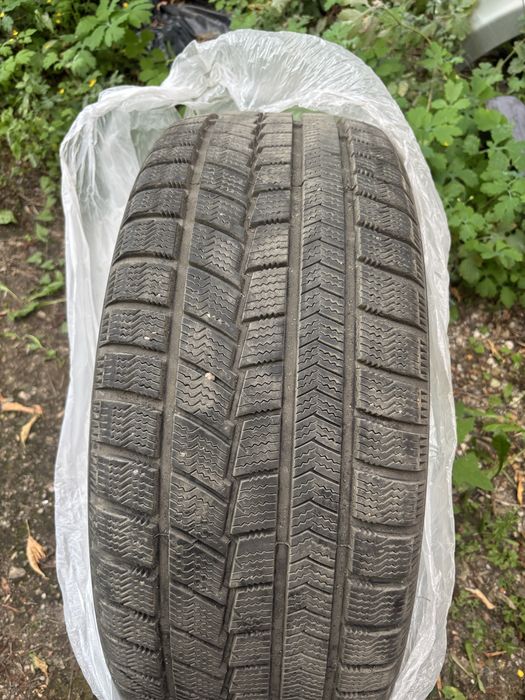 Продам всесезонные шины на R17 225/50