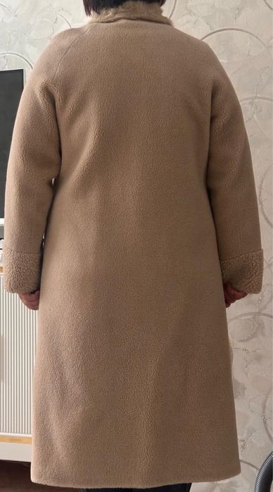 СРОЧНО продам  демисезонное пальто