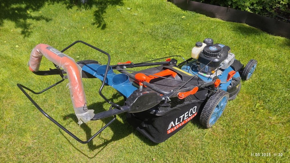 Косилка Свежак. Раз в неделю работала.