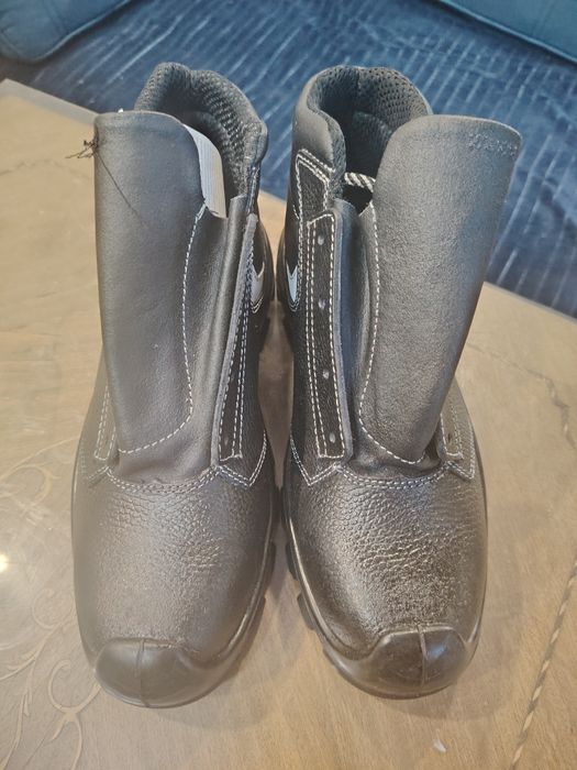 Ботинки  размер  41