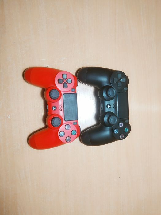 Playstation 4 2 джойстика 4 диска с игрой