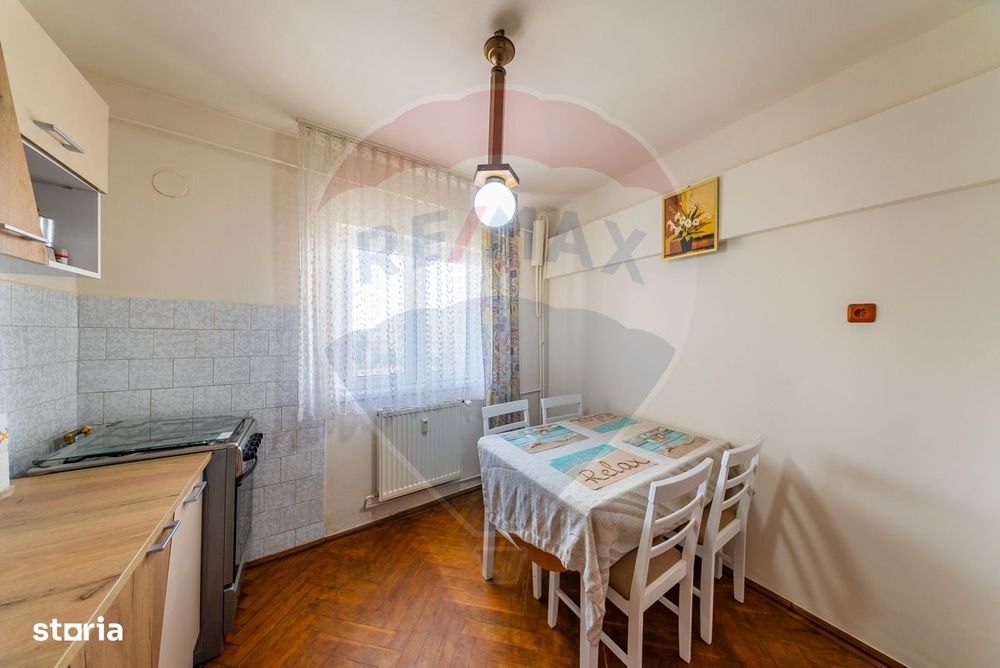 Apartament 2 camere Alfa de inchiriat, decomandat, mobilat si utilat.