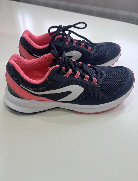 Продам кроссовки