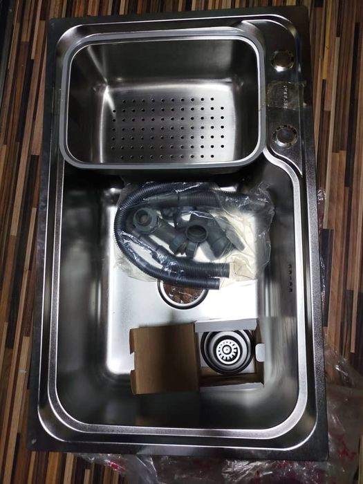 Продаю мойку двойная из нержавейке