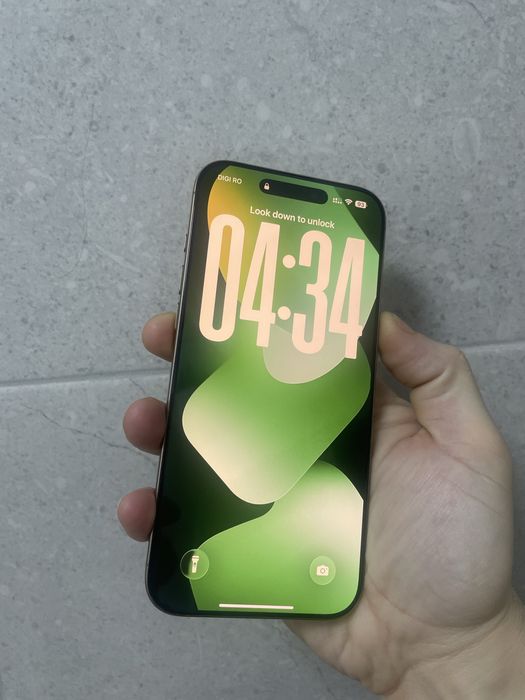 iPhone 16 Pro Max Gold