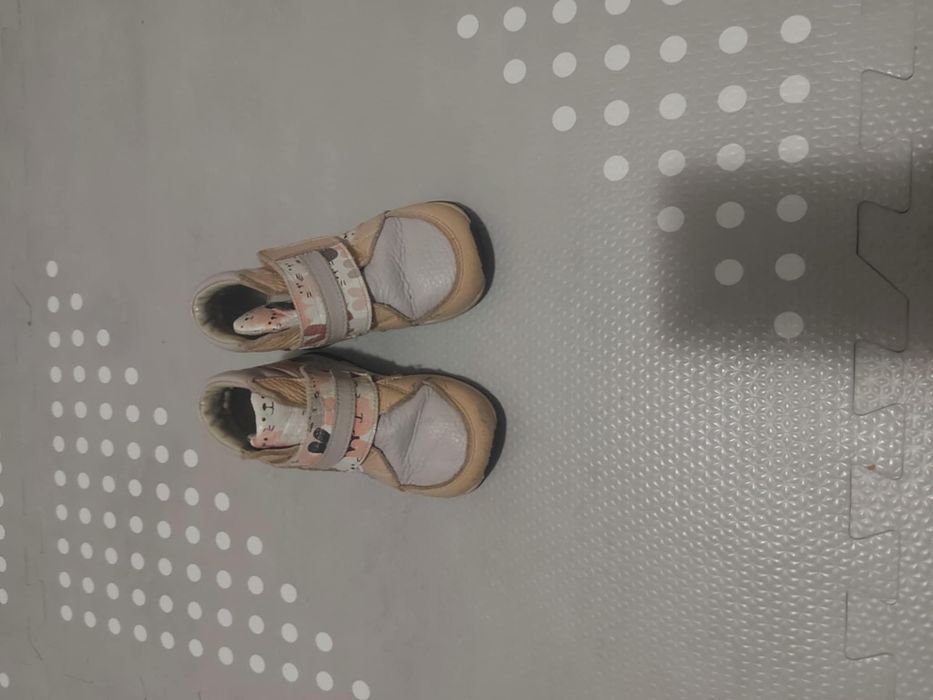 Papucei piele mărimea 22