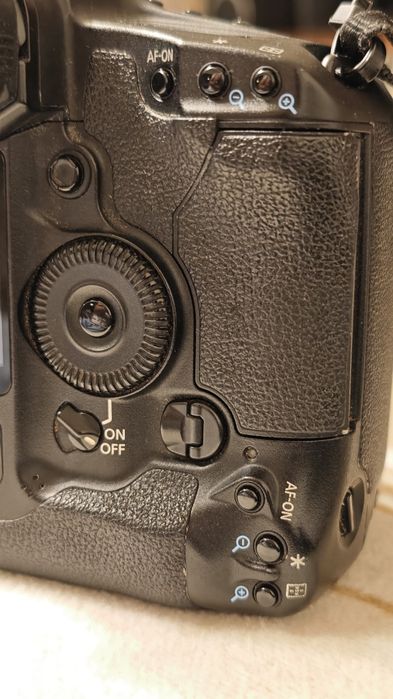 Canon 1DS markiii doar 10.000 cadre