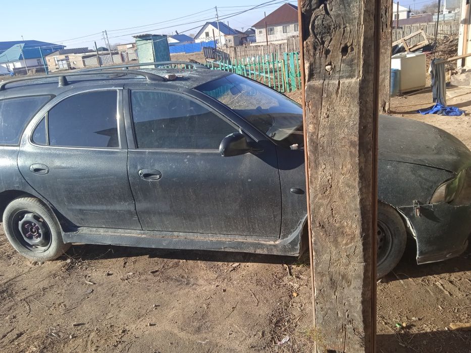 Машина hundai Lantra 2.0 обьем