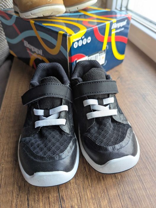 Маратонки Decathlon, номер 23