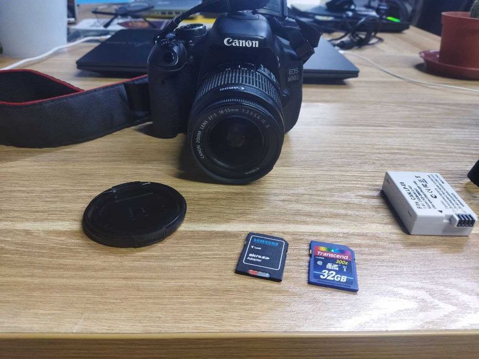 Canon 600D + 18-55mm