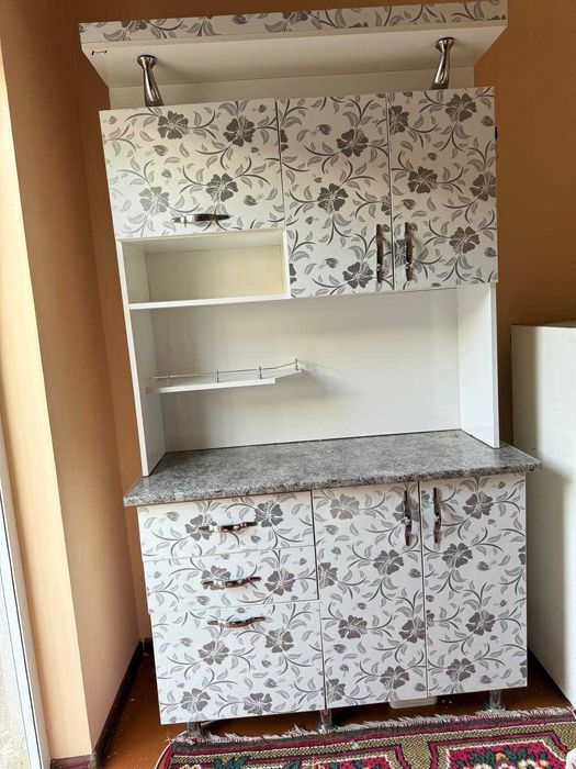 Divan gaz kuxni sotamiz narxi kelishiladi