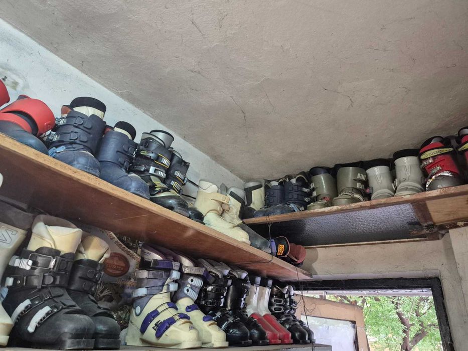 Ски оборудване на едро 25+ каски 100+ ски комплекта