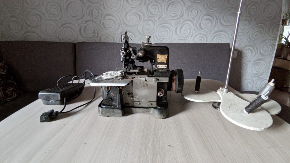 Продам оверлок NG 1-2,3 нити