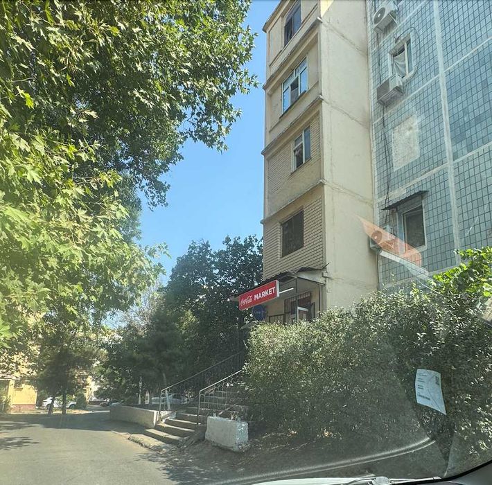 Yunusobodda 45 kv.m do'kon, 1-qavat burchak, arendatori bor