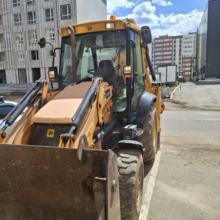 JCB 3CX SM 2010года.