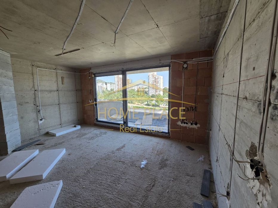 Тристаен апартамент в ж.к. Възраждане I