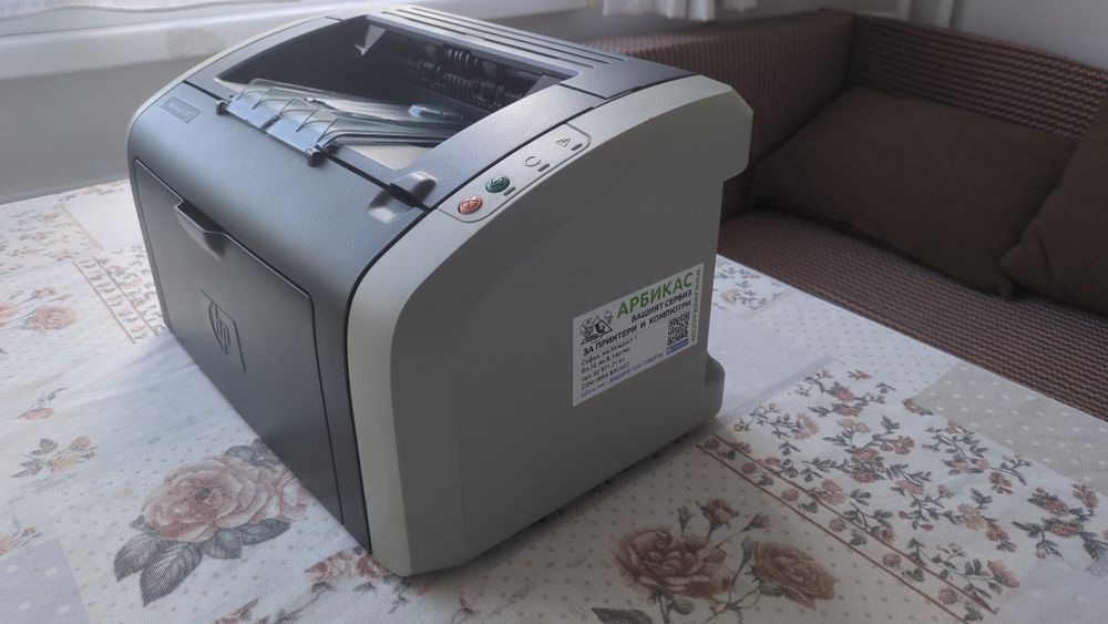 HP LaserJet 1010 – работещ лазерен принтер + нов тонер + дълъг кабел