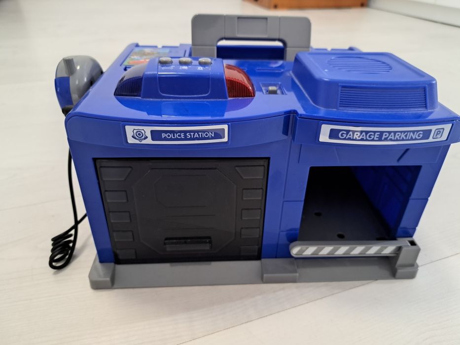 Полицейски гараж паркинг с интерком 13лв