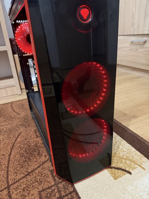 Genesis Titan 700 компютър