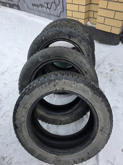 Продам шины на 215/60/17