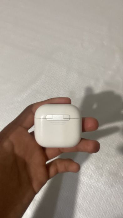 Airpods 4  срочно продам