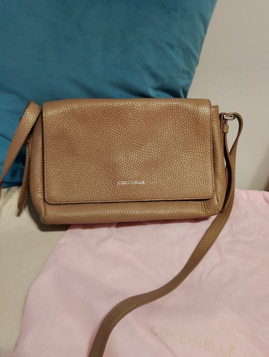 Vând geanta Coccinelle din piele