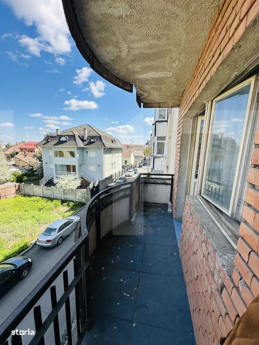 Apartament 3 camere zona Aurel Vlaicu