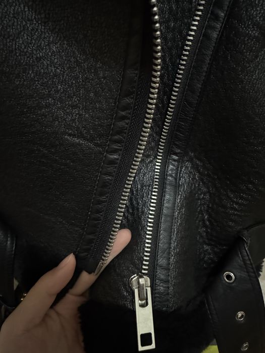 Продам куртки по 10 000 тг