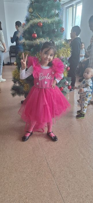 Продам платье барби на 5-6 лет