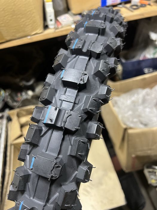 Покрышка на Enduro