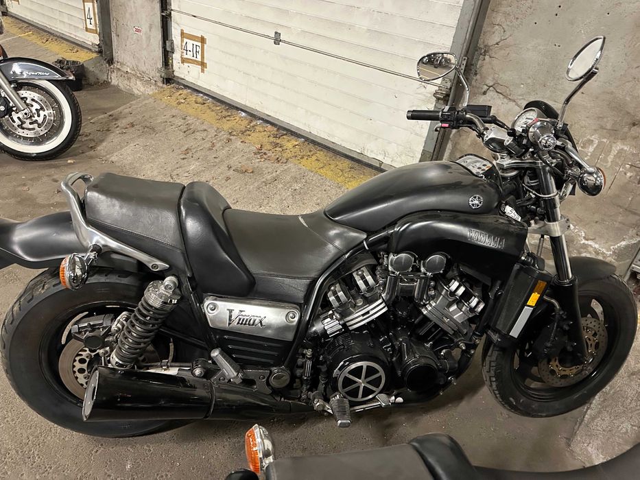 Yamaha Vmax 1200cc - power cruiser de 145cp - Rate / Finanțare - Import Canada