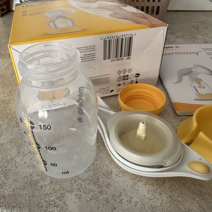 Молокоотсос Medela механический